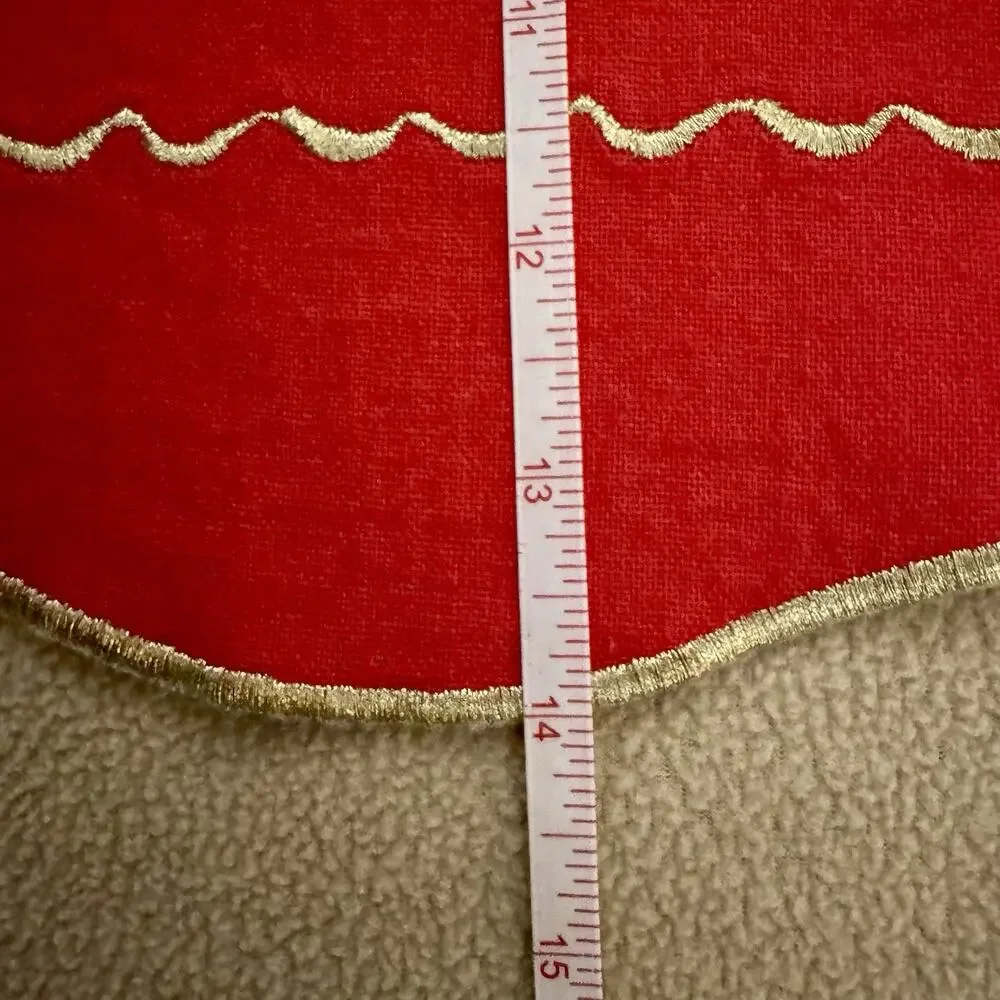 Caro Home Red Gold Scalloped Placemats Set of 2 Cotton Holiday Decor